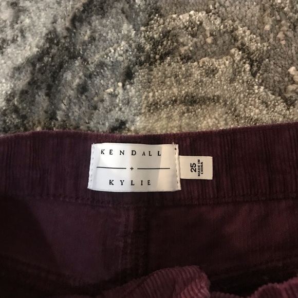 Kendall+Kylie Jean shorts - Picture 2 of 3